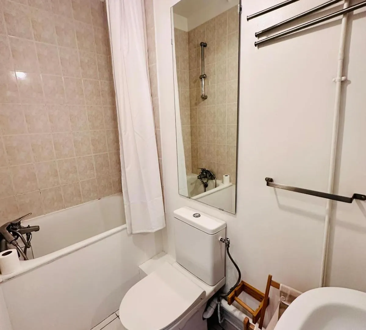 Charmant Appartement Menilmontant Paris 0*,